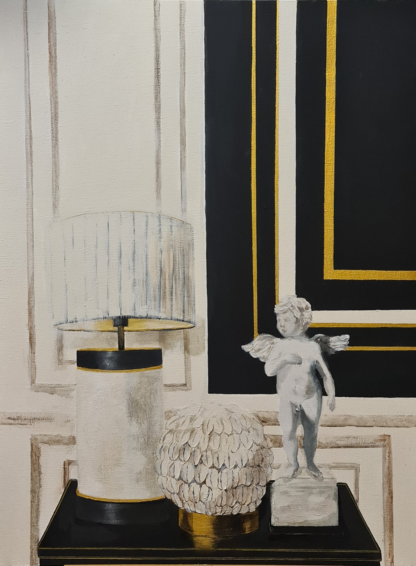 Intérieur, fenêtre fermée — nature morte avec lampe, sphère de plumes et putto ailé, acrylique, Galerie AINAY
